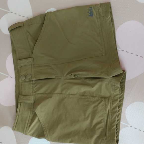 REI Pants - REI hiking shorts. Size 2
